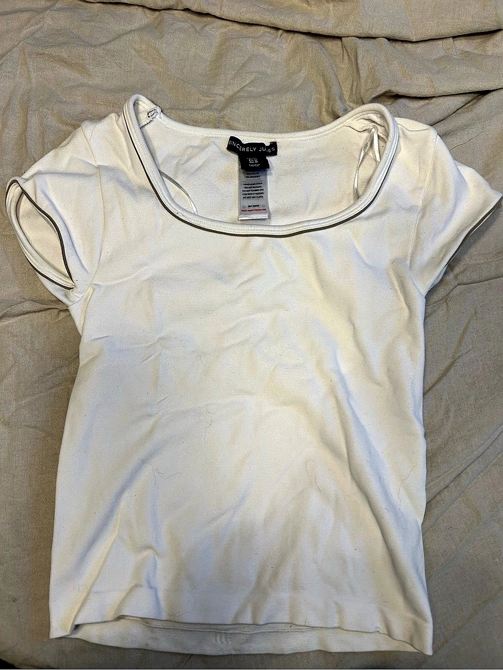 Sincerely Jules Short Sleeve Top in White Size Small Like New